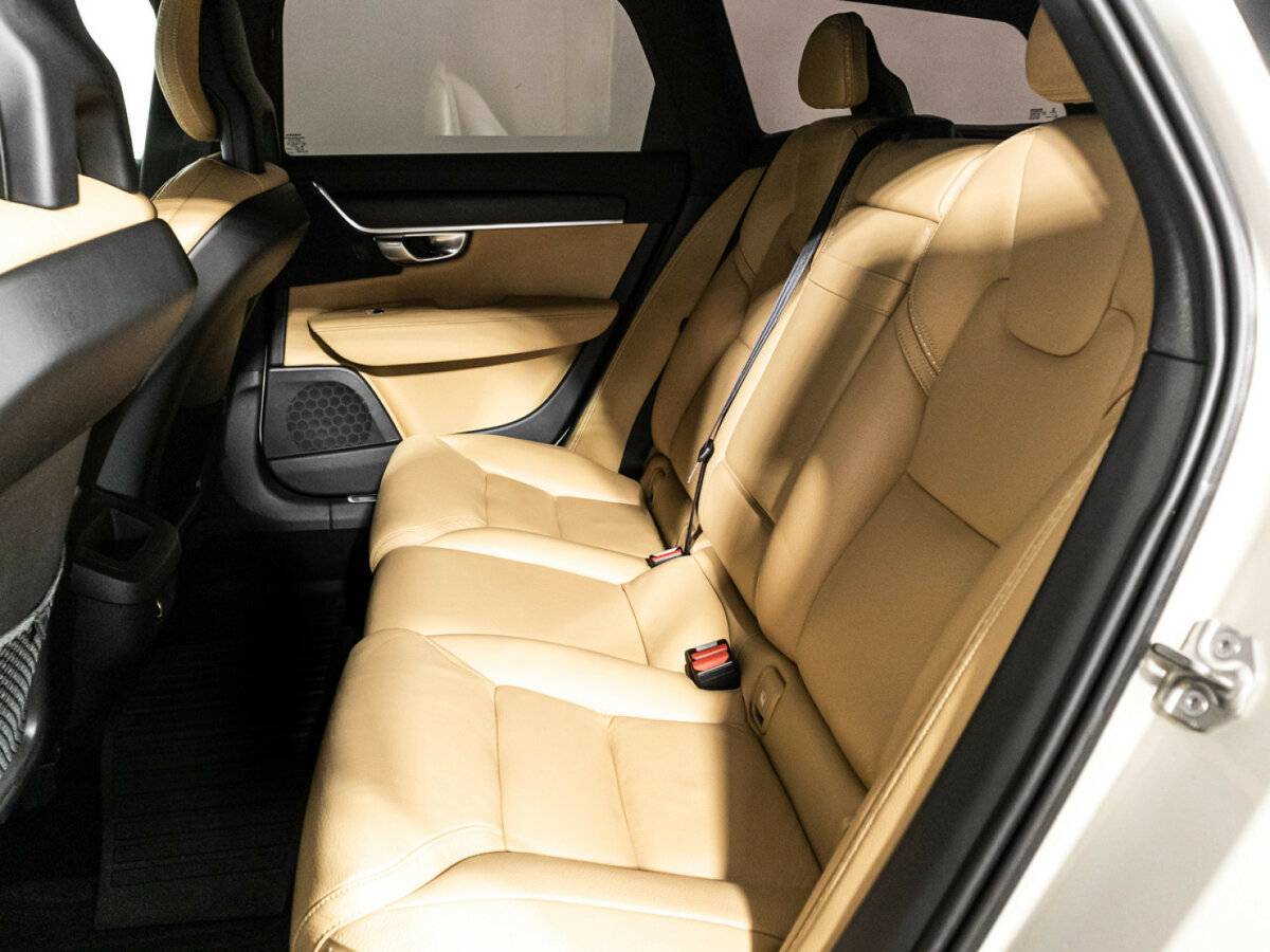 Купить Volvo V90 Cross Country с пробегом. Фото: #9
