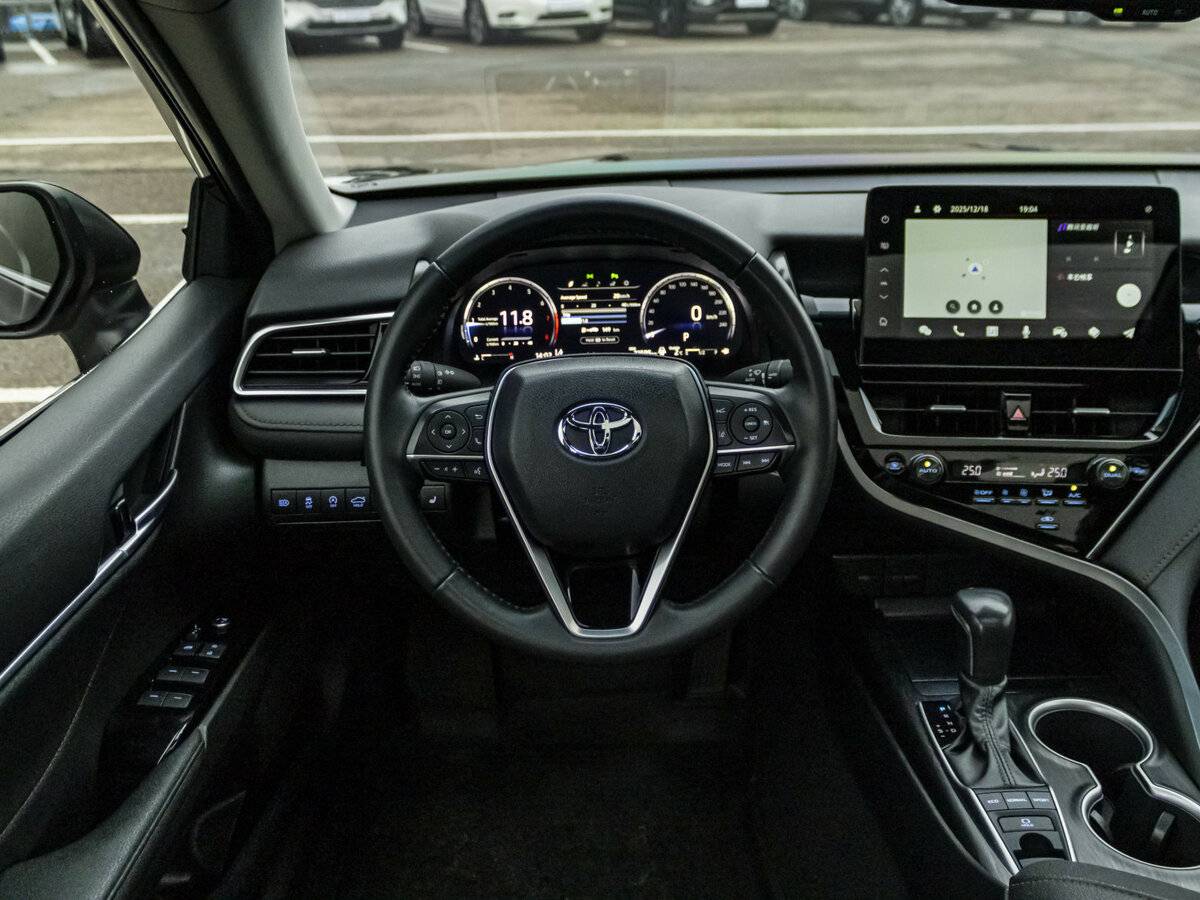 Купить Toyota Camry с пробегом. Фото: #11