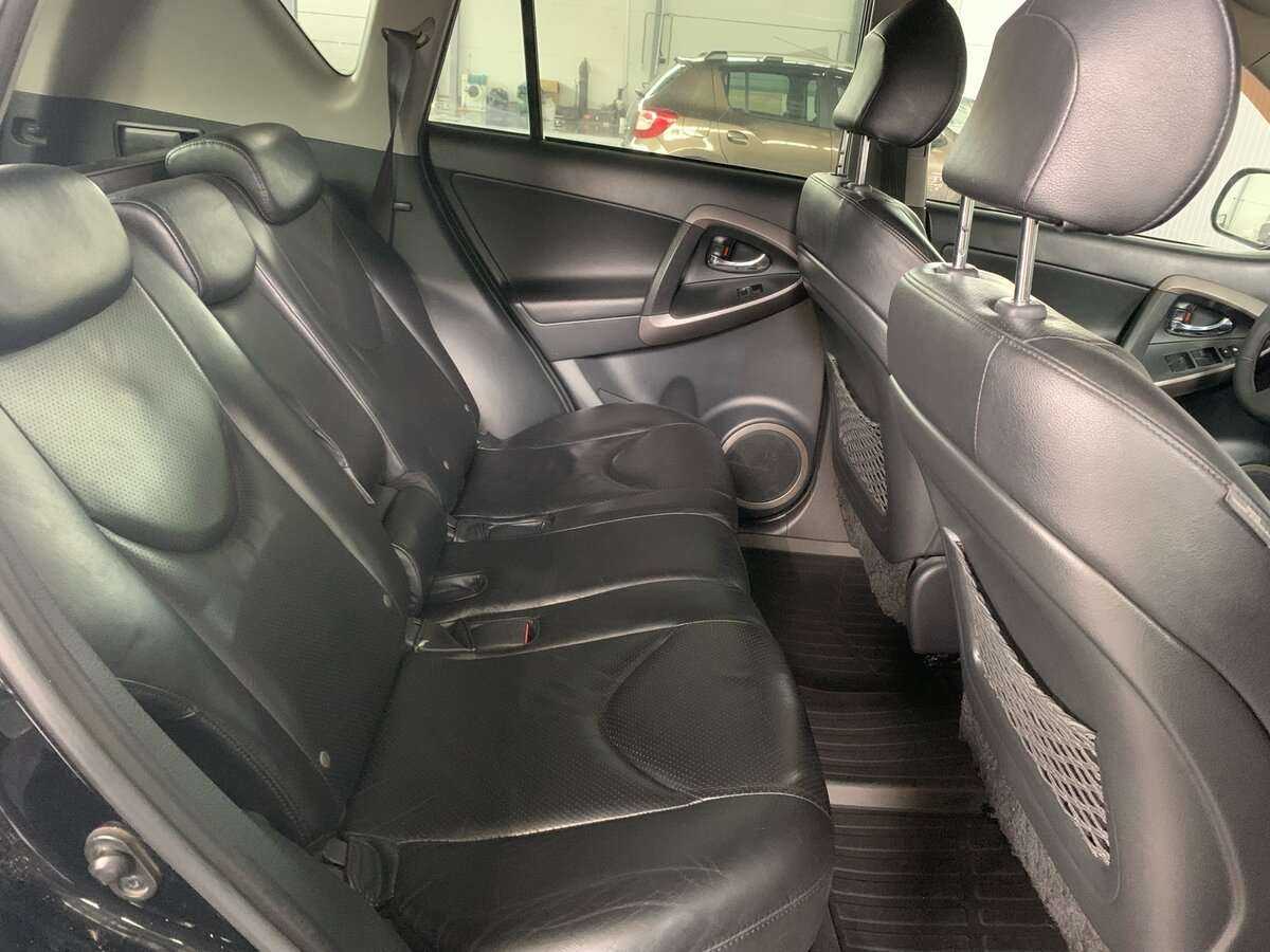 Купить Toyota RAV4 с пробегом. Фото: #11