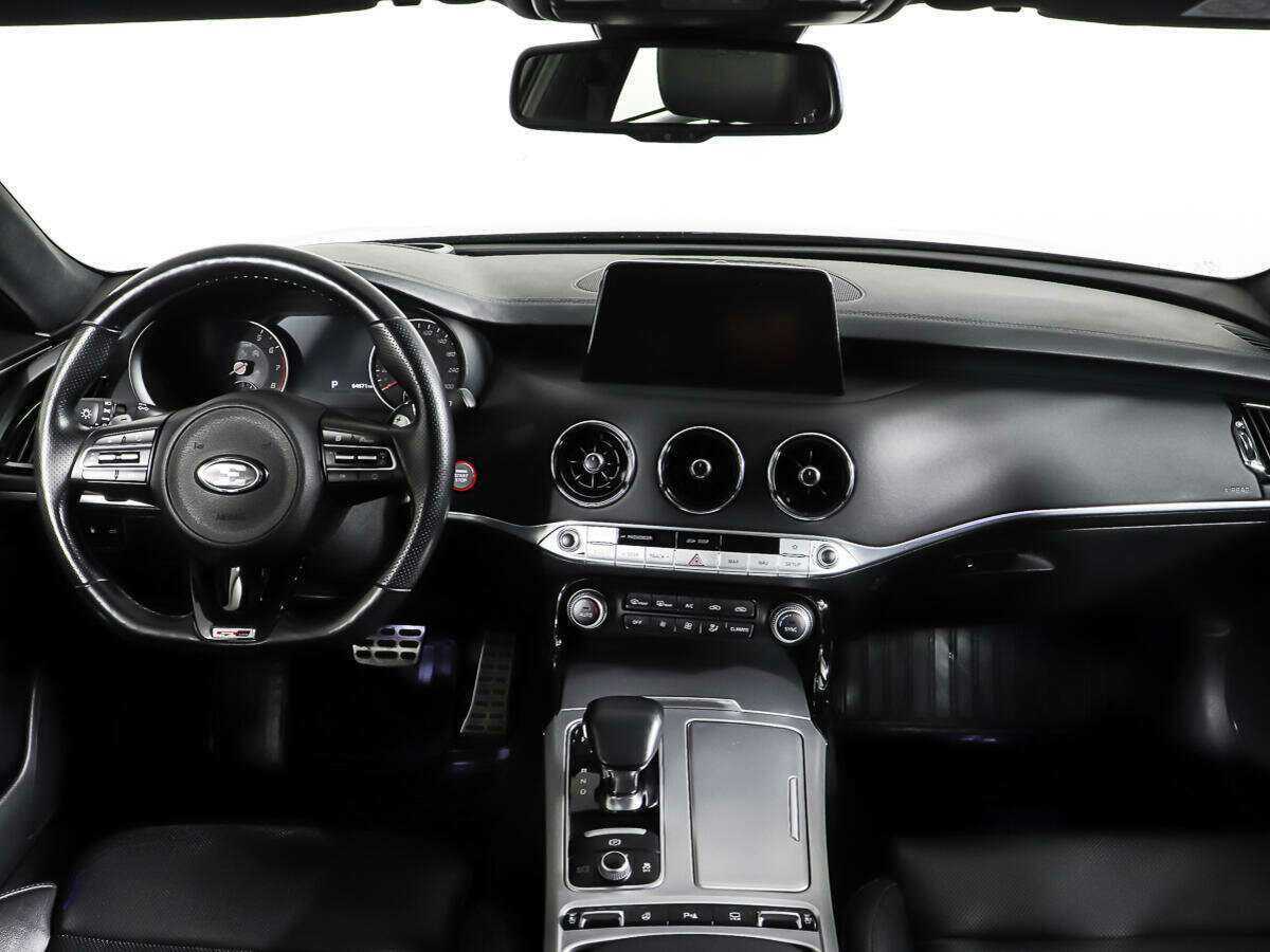 Купить Kia Stinger с пробегом. Фото: #10