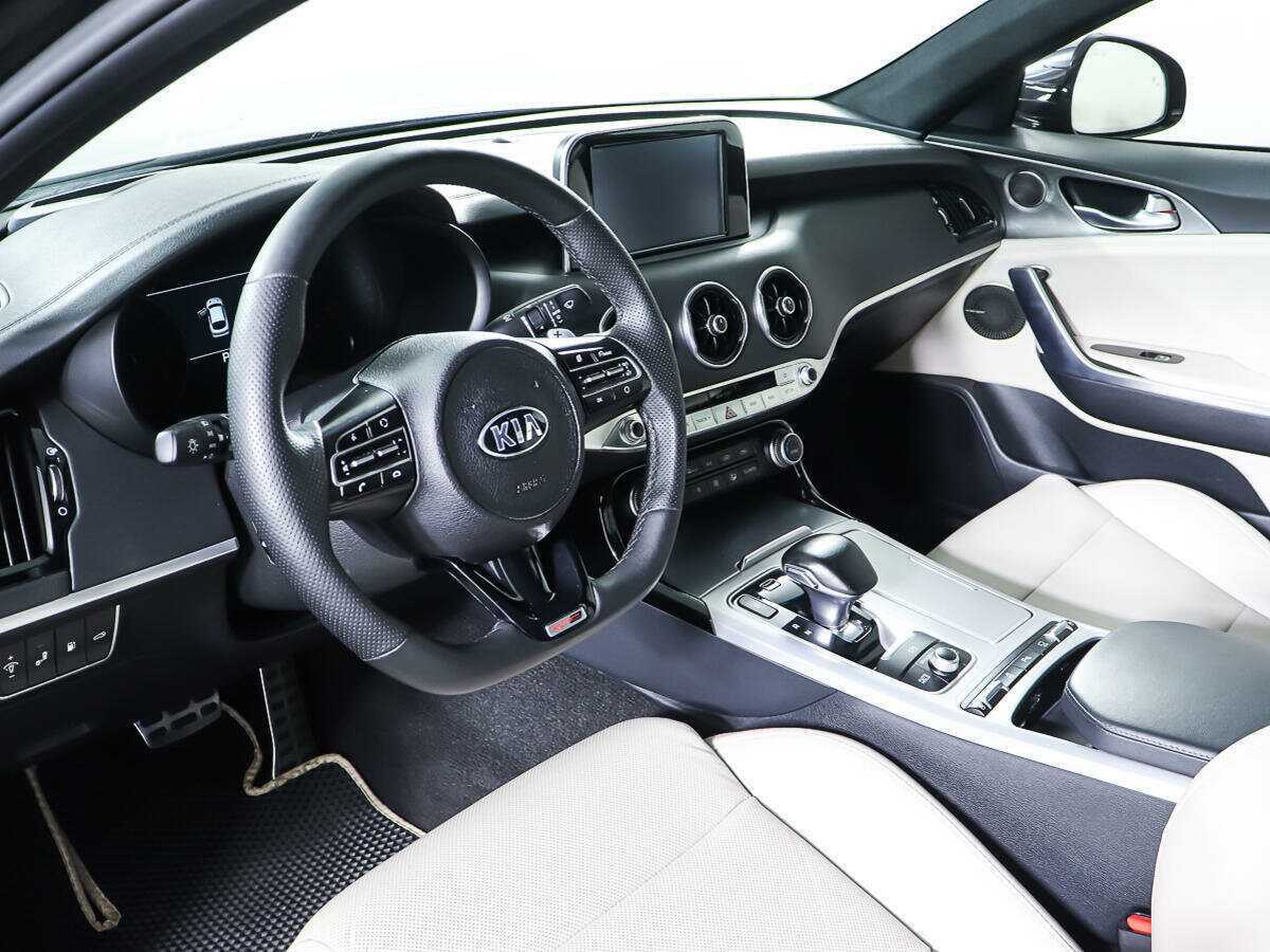 Купить Kia Stinger с пробегом. Фото: #12