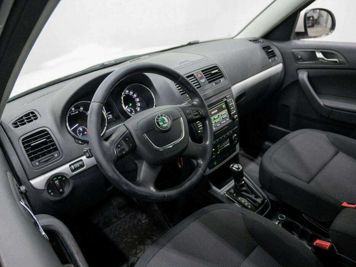 Купить Skoda Yeti с пробегом. Фото: #11