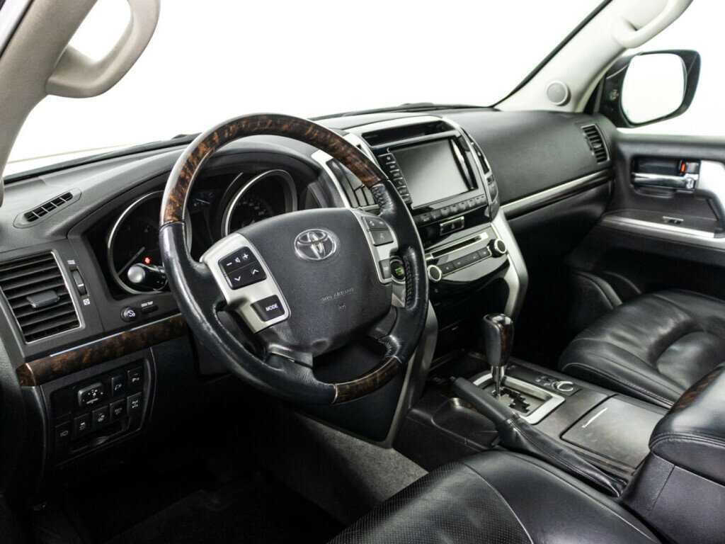 Купить Toyota Land Cruiser с пробегом. Фото: #10