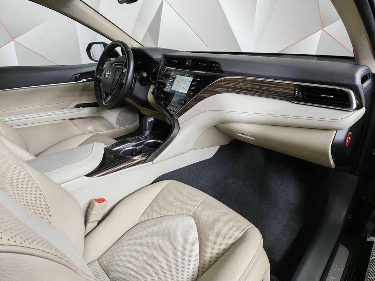 Купить Toyota Camry с пробегом. Фото: #8
