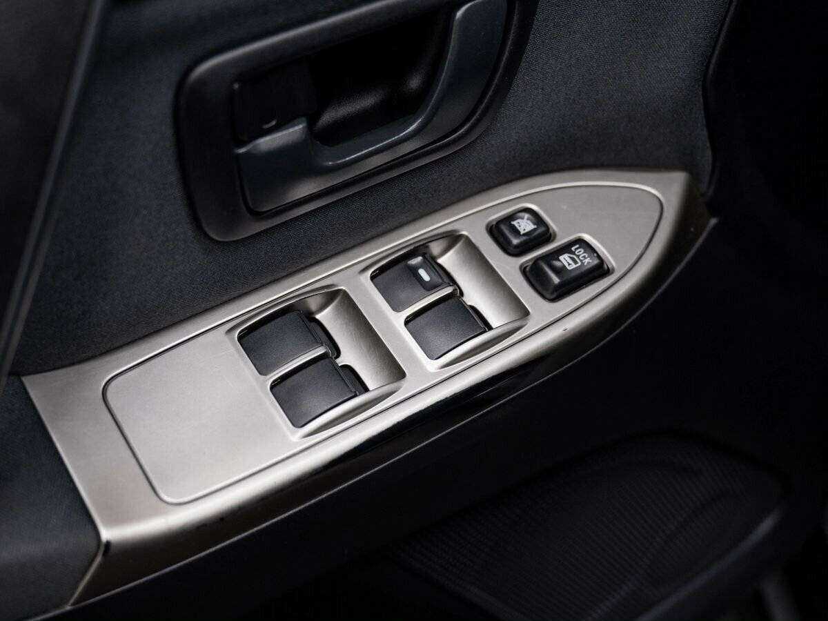 Купить Mitsubishi Pajero с пробегом. Фото: #18
