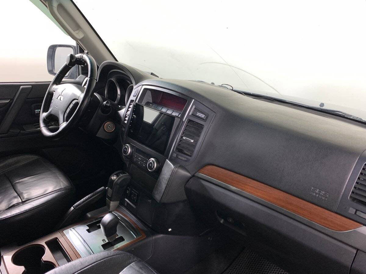 Купить Mitsubishi Pajero с пробегом. Фото: #12