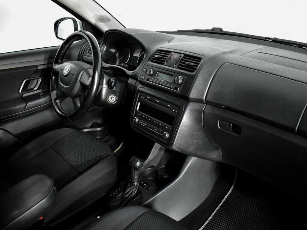 Купить Skoda Fabia с пробегом. Фото: #10
