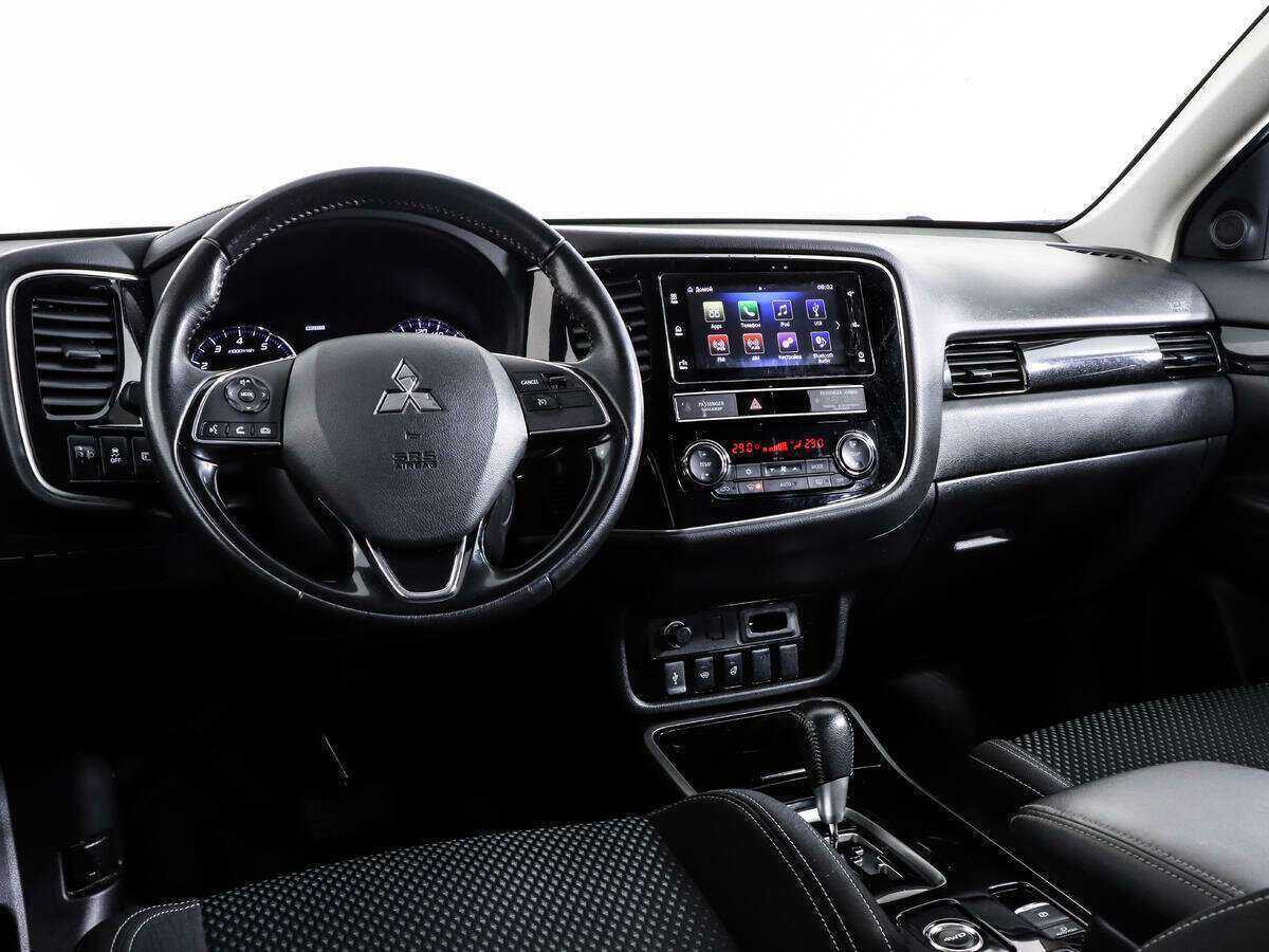 Купить Mitsubishi Outlander с пробегом. Фото: #11