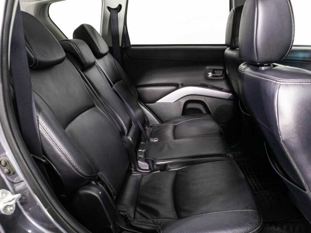 Купить Mitsubishi Outlander с пробегом. Фото: #9