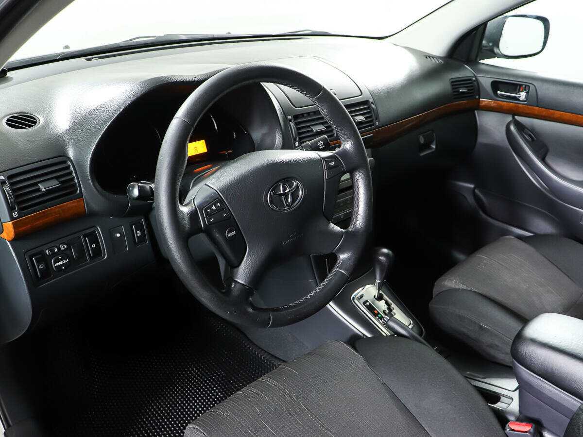 Купить Toyota Avensis с пробегом. Фото: #11