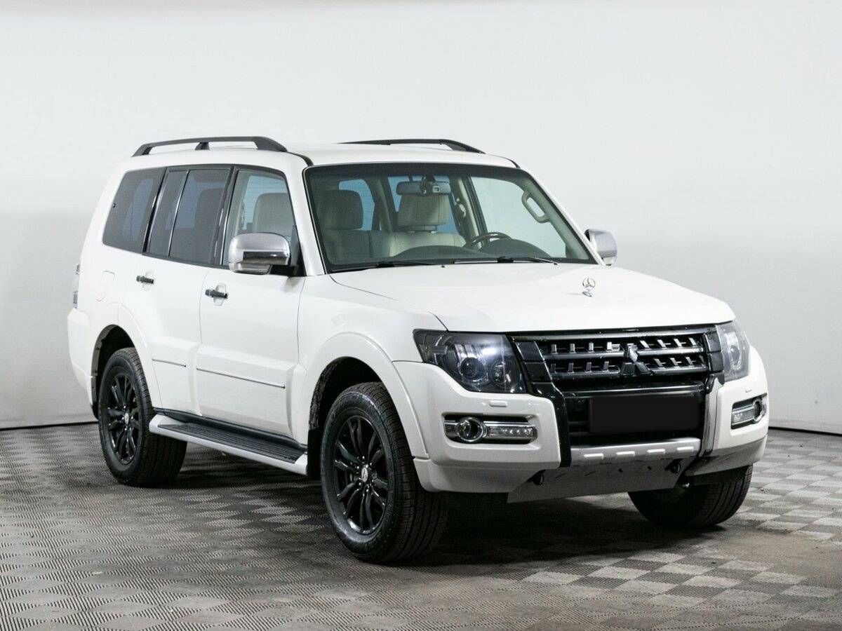 Купить Mitsubishi Pajero с пробегом. Фото: #2