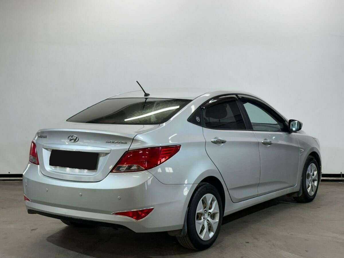 Купить Hyundai Solaris с пробегом. Фото: #4
