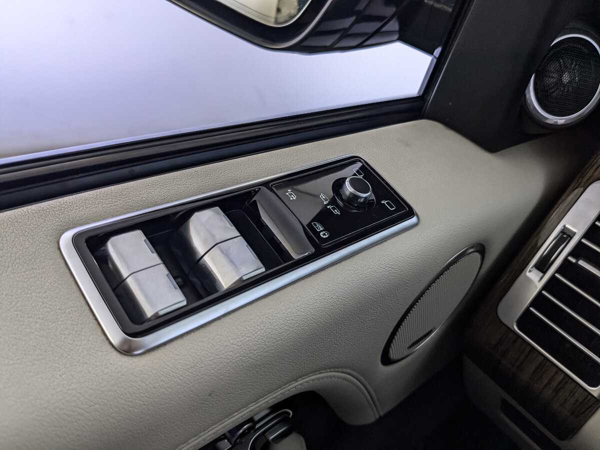 Купить Land Rover Range Rover с пробегом. Фото: #22