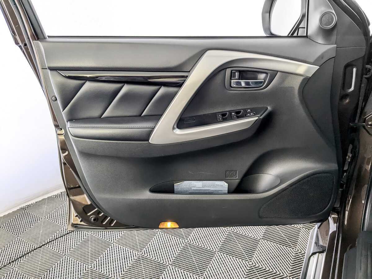 Купить Mitsubishi Pajero Sport с пробегом. Фото: #14