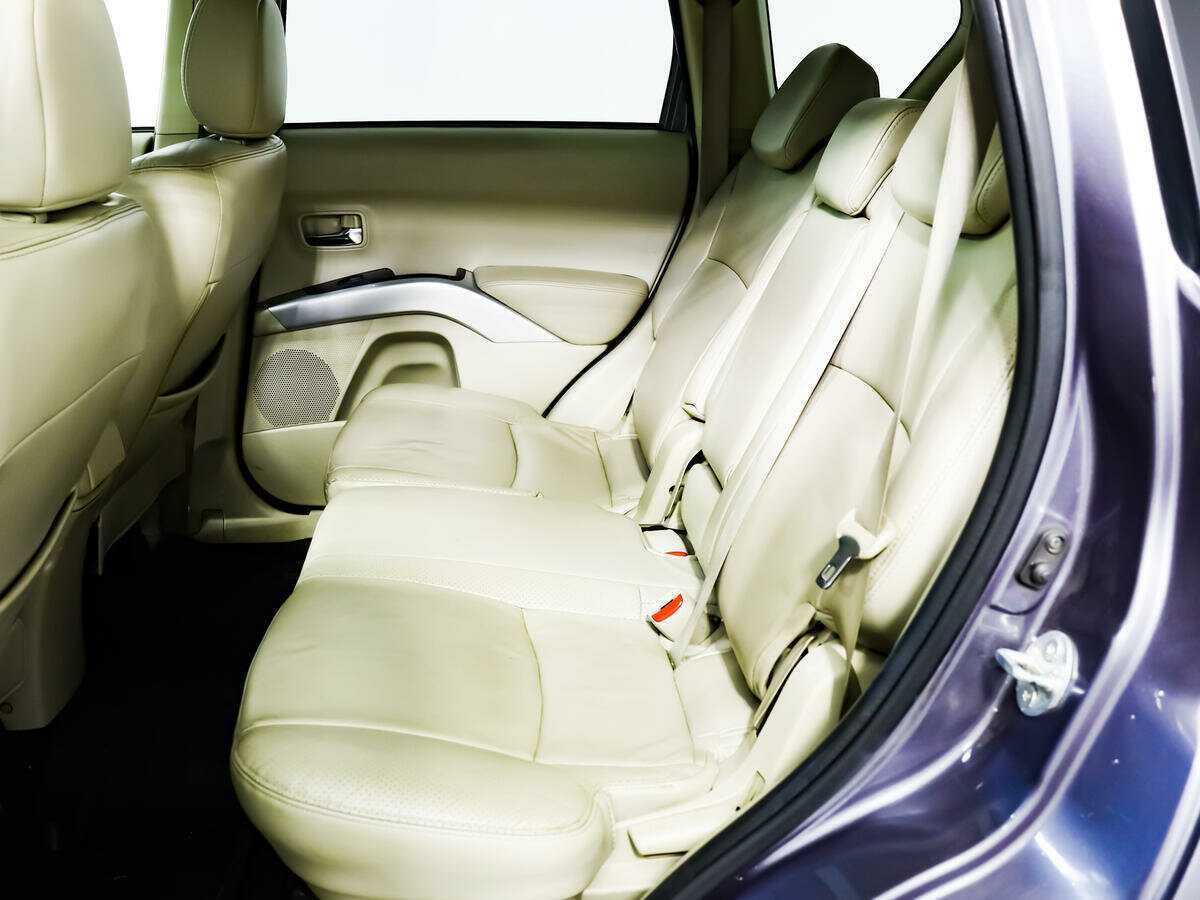 Купить Mitsubishi Outlander с пробегом. Фото: #11