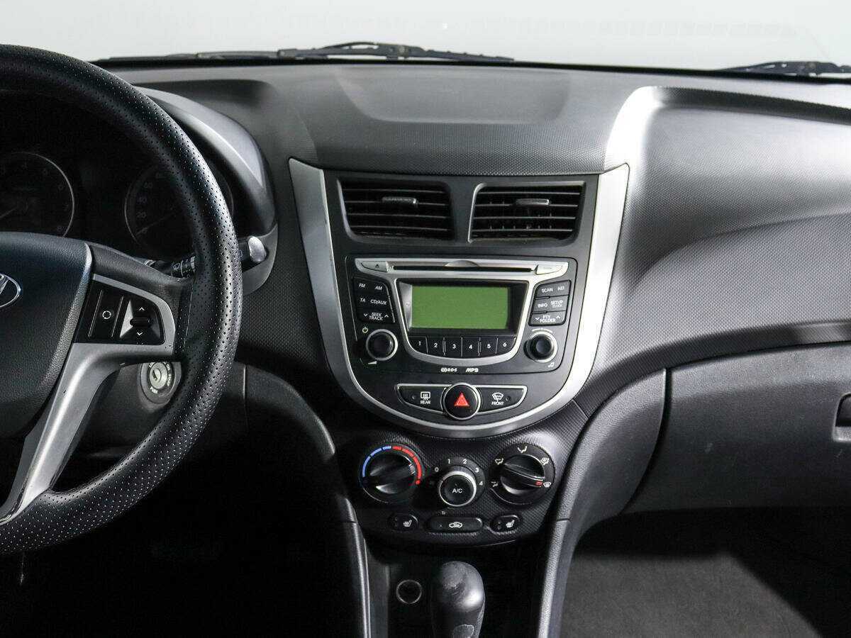 Купить Hyundai Solaris с пробегом. Фото: #12