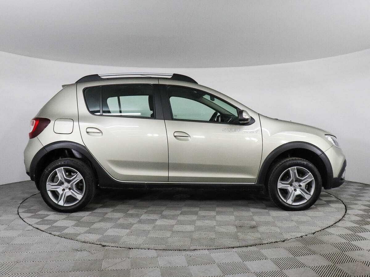 Купить Renault Sandero с пробегом. Фото: #3