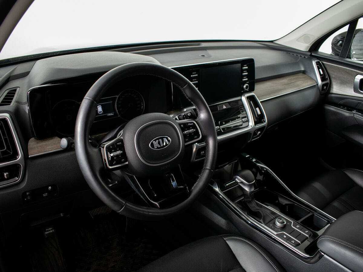 Купить Kia Sorento с пробегом. Фото: #10
