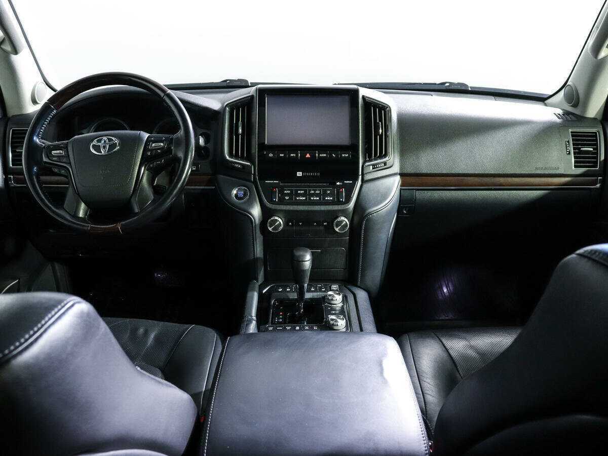 Купить Toyota Land Cruiser с пробегом. Фото: #11