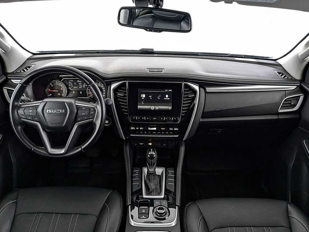 Купить Isuzu MU-X с пробегом. Фото: #13