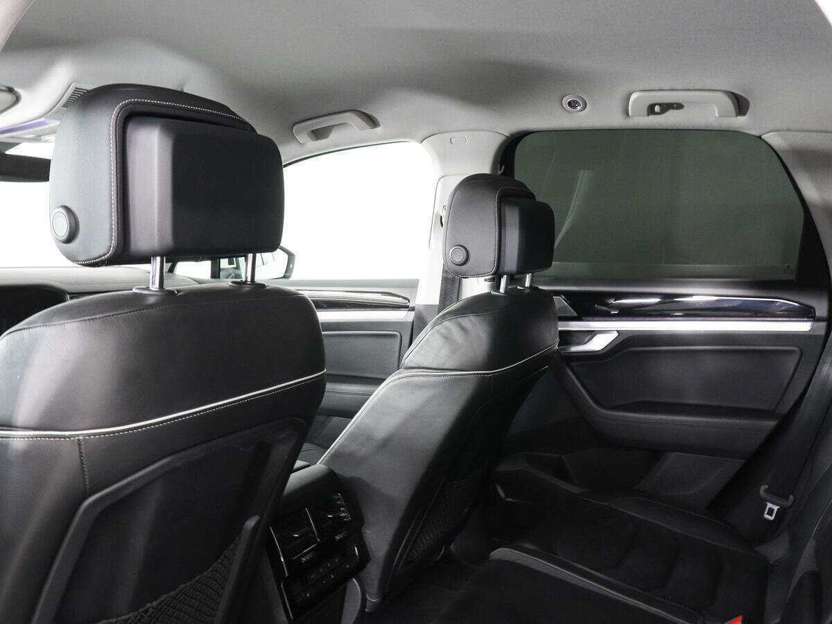Купить Volkswagen Touareg с пробегом. Фото: #12
