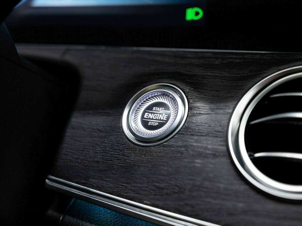 Купить Mercedes-Benz E-Класс с пробегом. Фото: #20