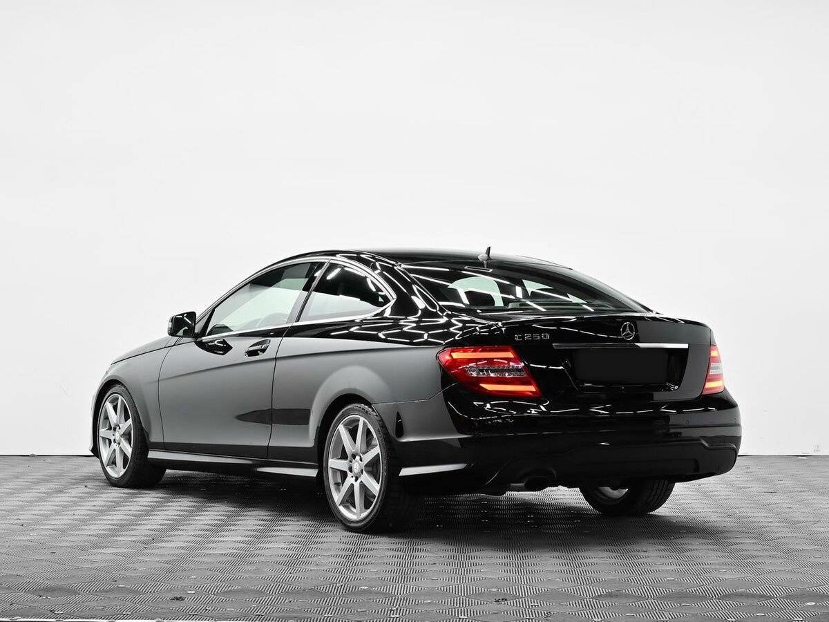 Купить Mercedes-Benz C-Класс с пробегом. Фото: #2
