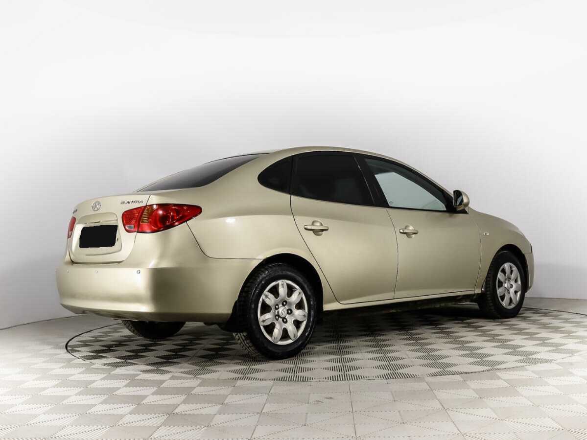 Купить Hyundai Elantra с пробегом. Фото: #4