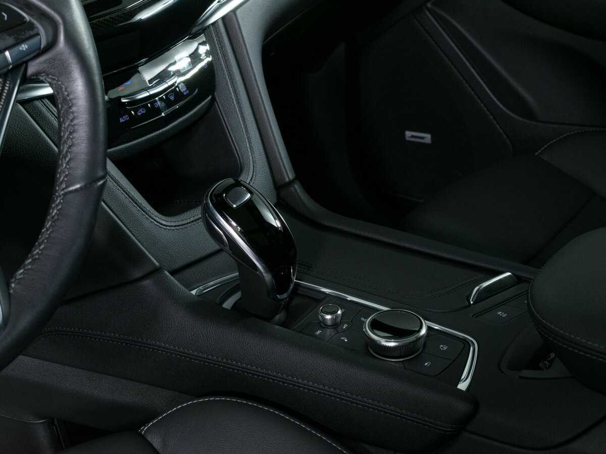 Купить Cadillac XT6 с пробегом. Фото: #19