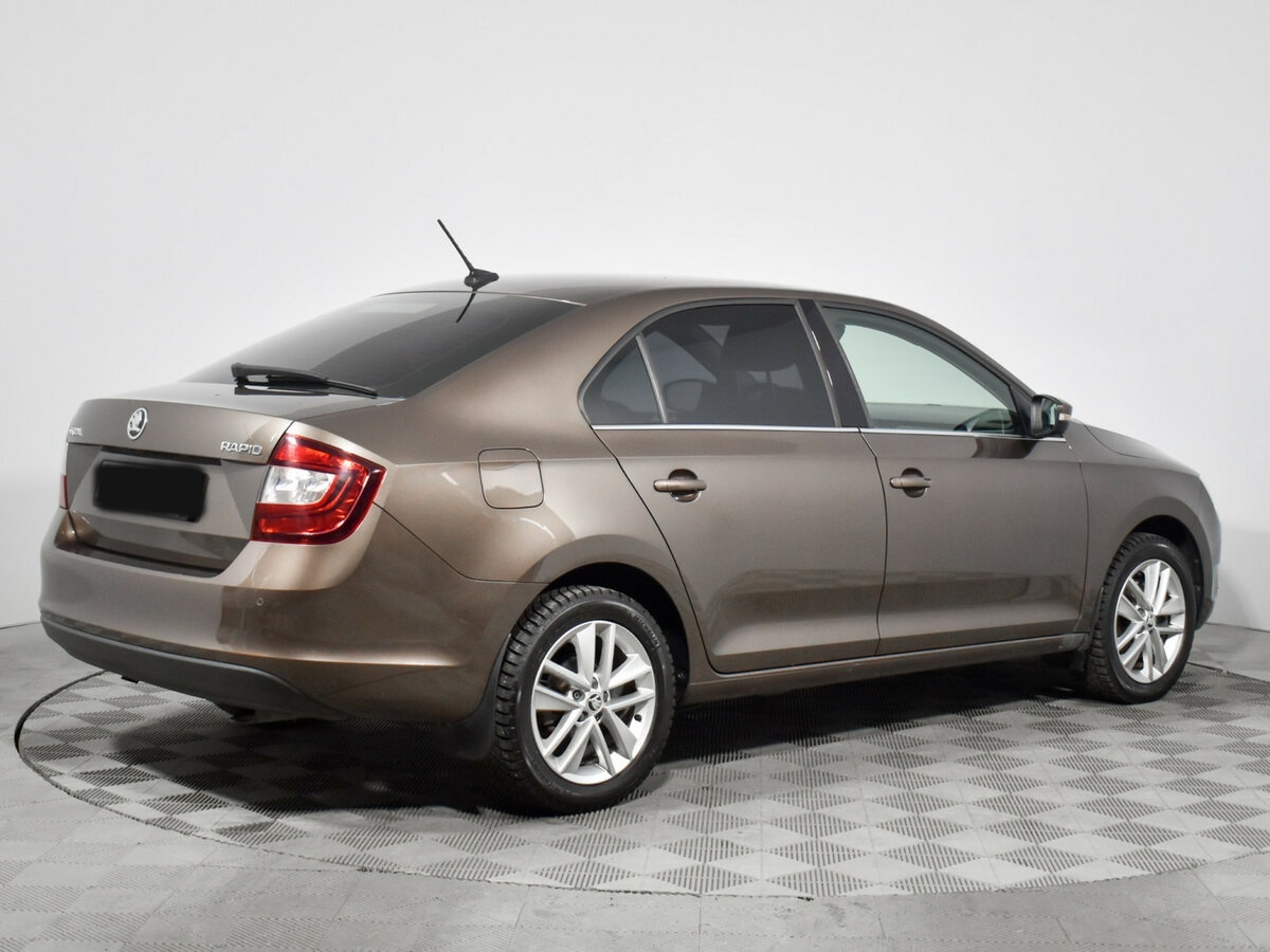 Купить Skoda Rapid с пробегом. Фото: #4
