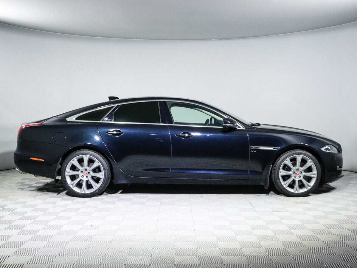 Купить Jaguar XJ с пробегом. Фото: #3