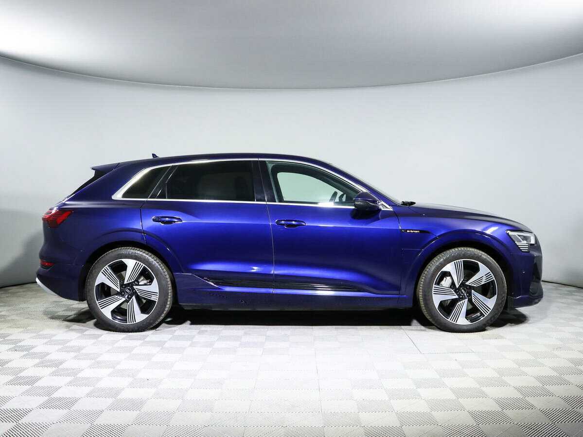 Купить Audi e-tron с пробегом. Фото: #2