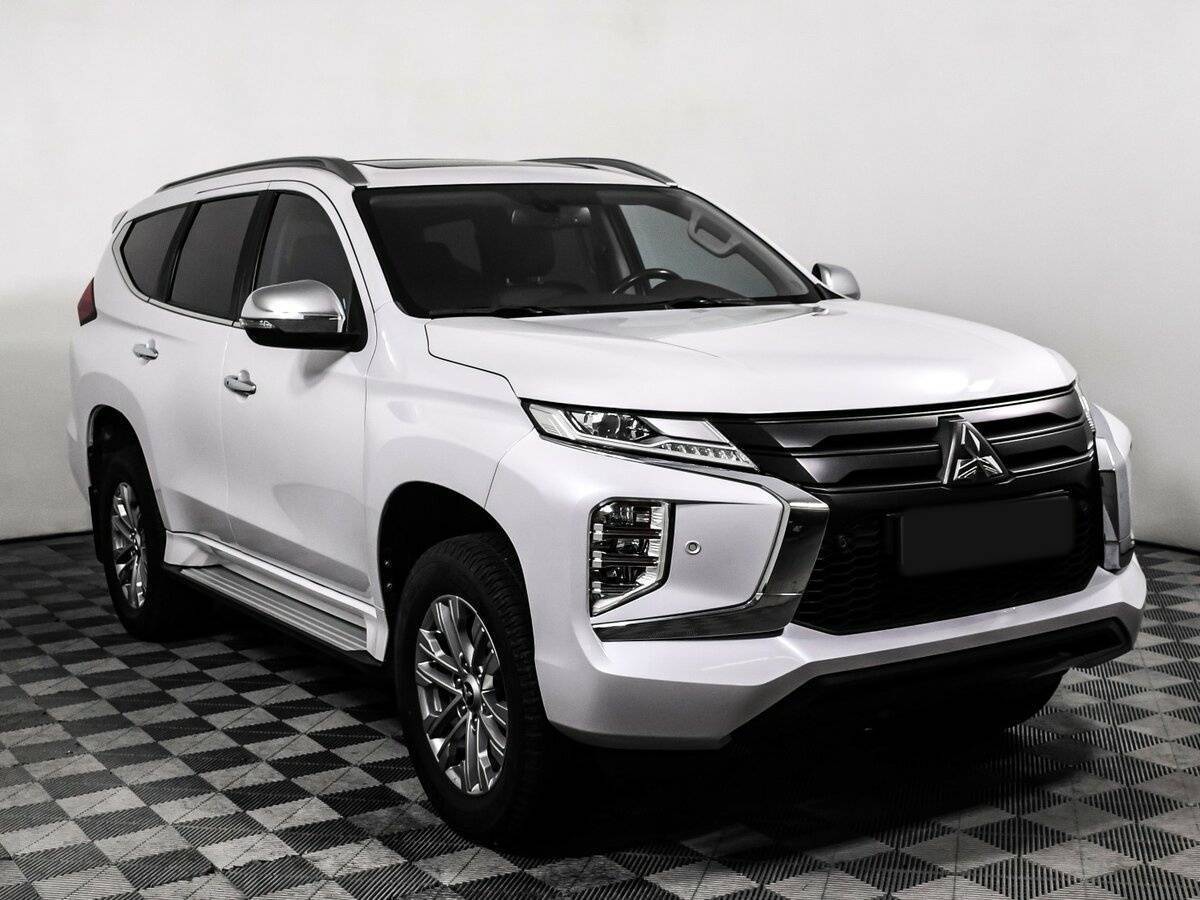 Купить Mitsubishi Pajero Sport с пробегом. Фото: #2