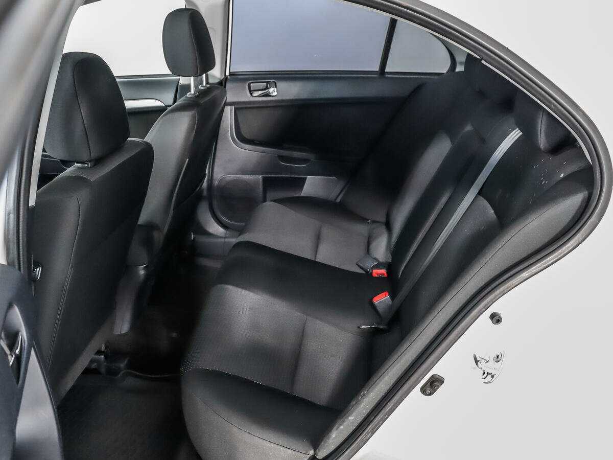 Купить Mitsubishi Lancer с пробегом. Фото: #9