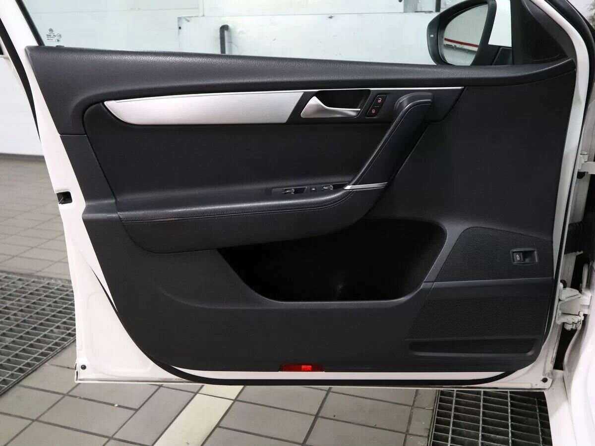 Купить Volkswagen Passat с пробегом. Фото: #2