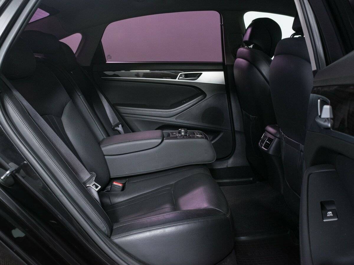 Купить Genesis G80 с пробегом. Фото: #11