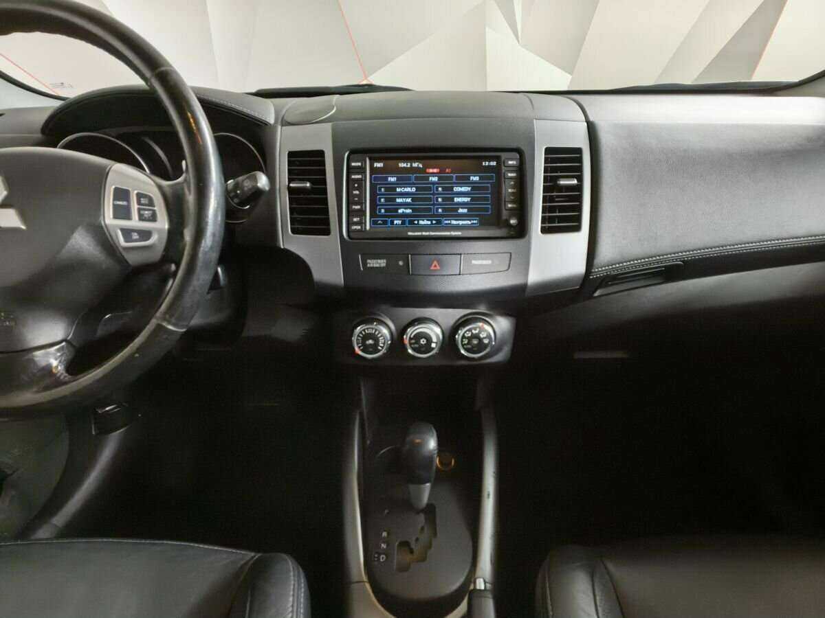 Купить Mitsubishi Outlander с пробегом. Фото: #10