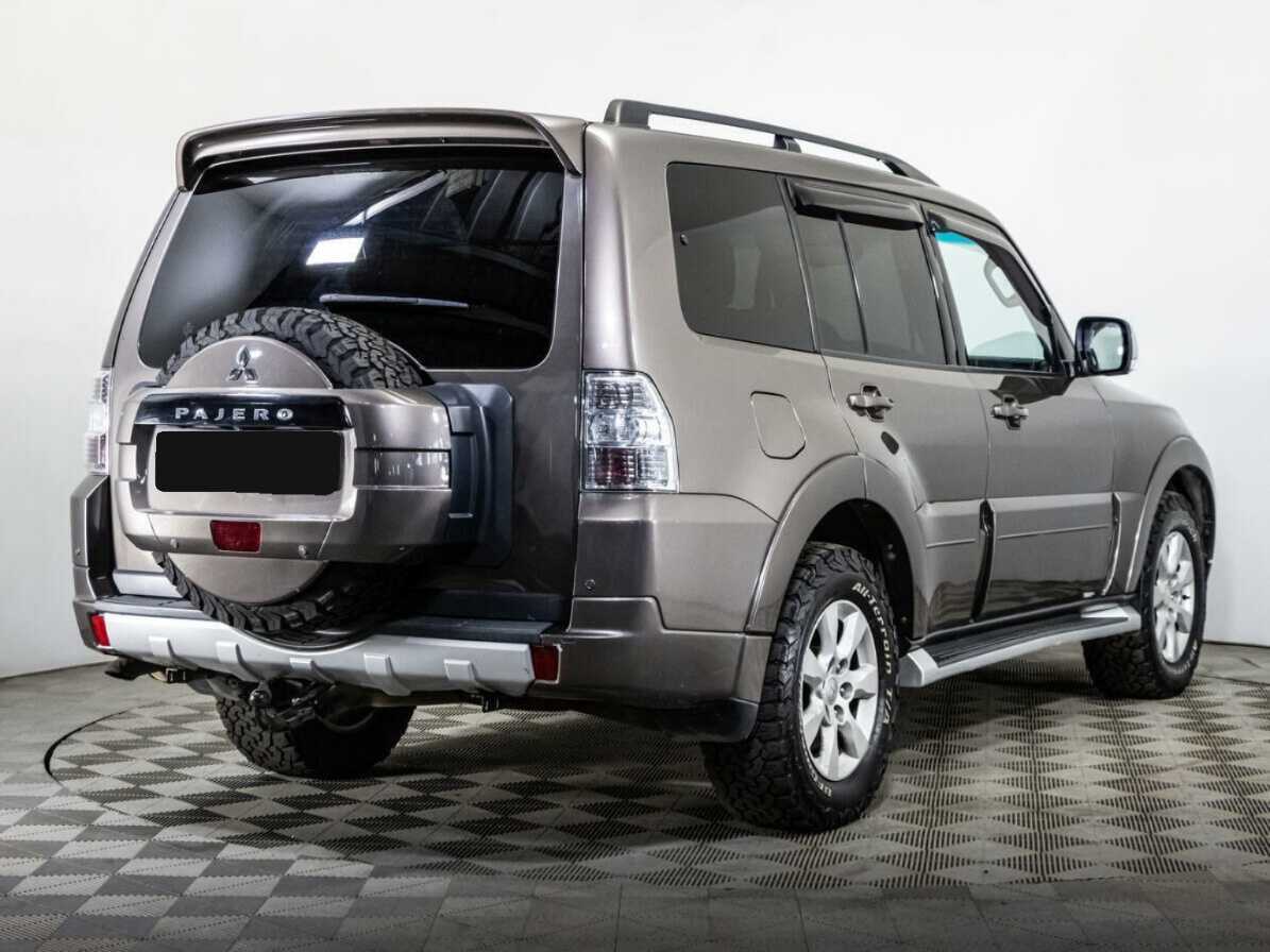 Купить Mitsubishi Pajero с пробегом. Фото: #3