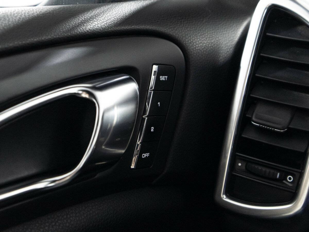 Купить Porsche Cayenne с пробегом. Фото: #18