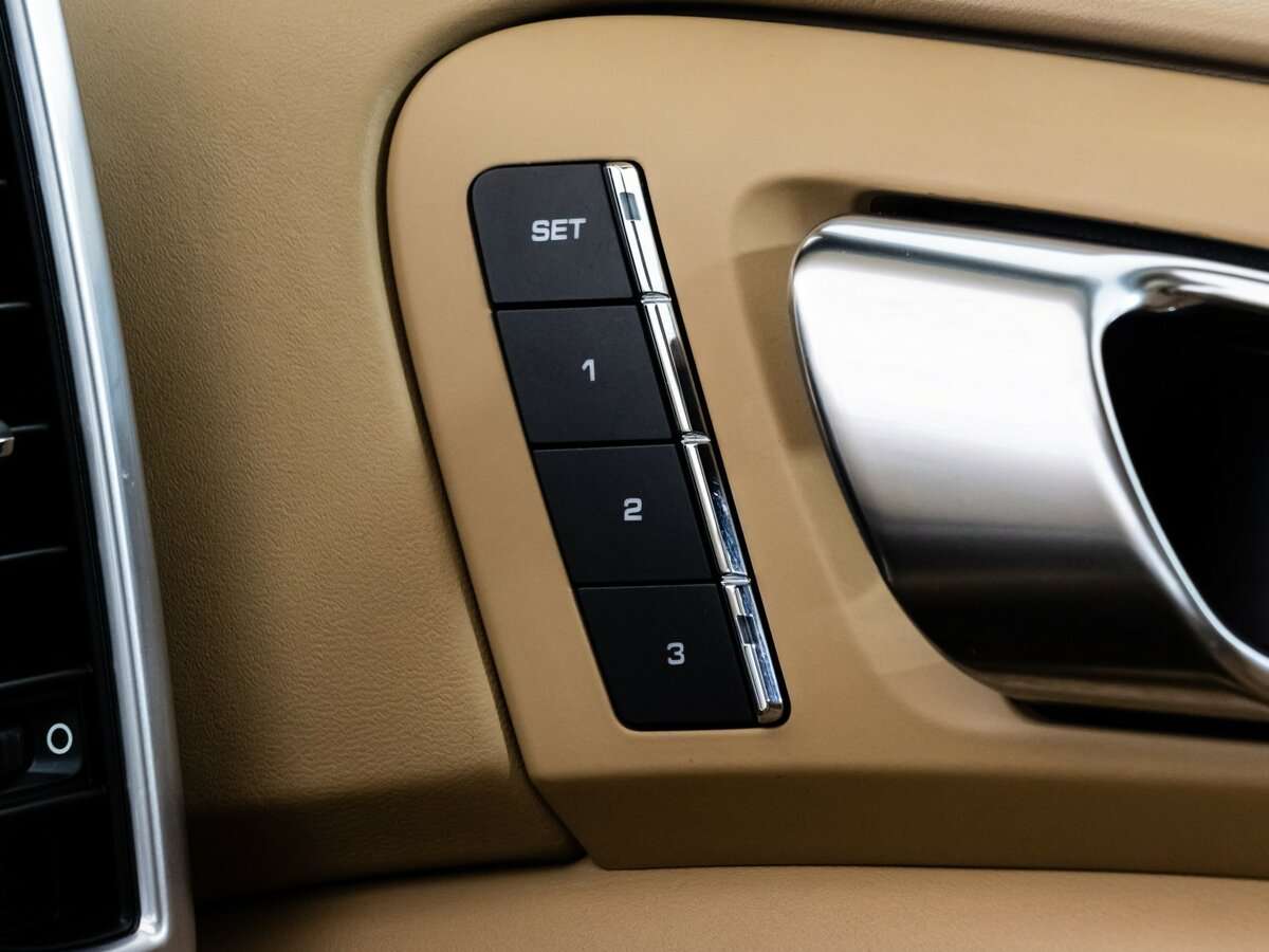 Купить Porsche Cayenne с пробегом. Фото: #17