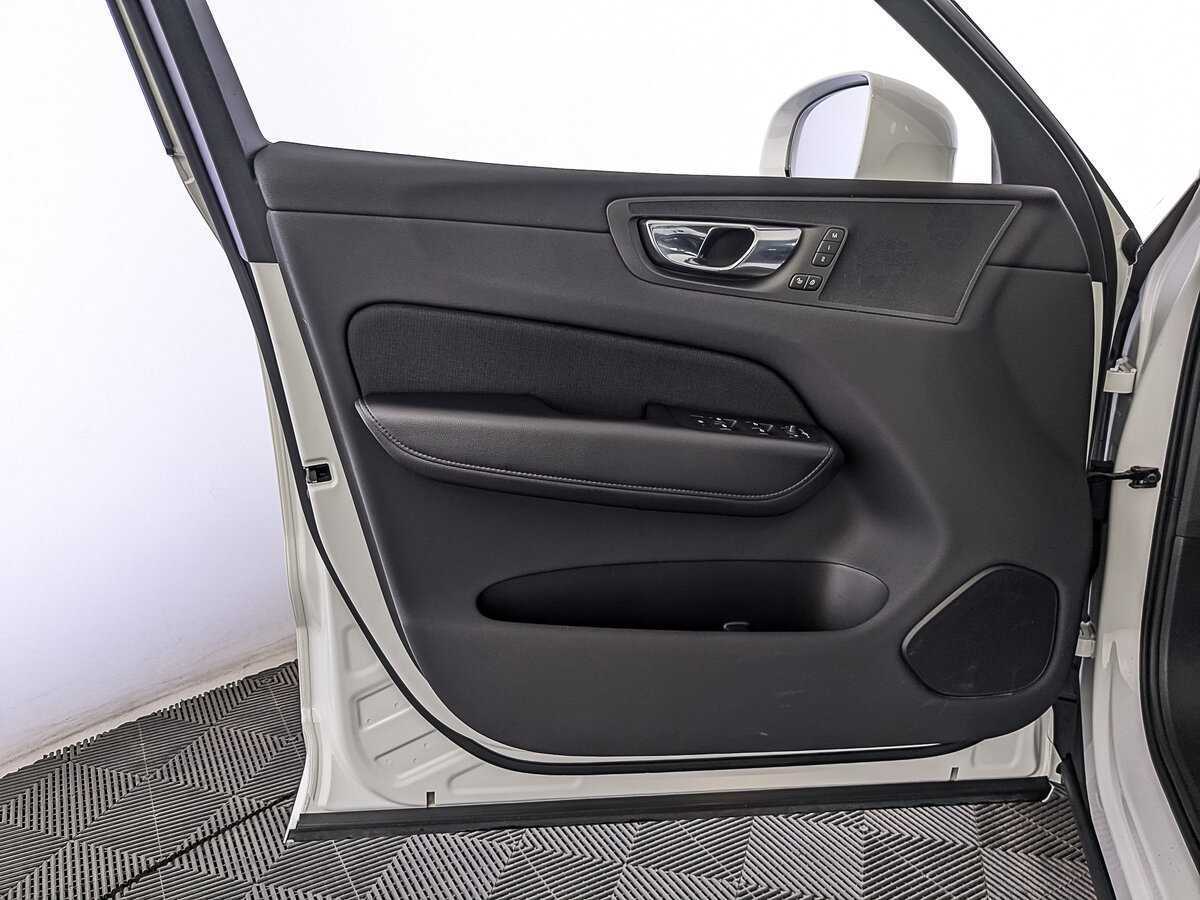 Купить Volvo XC60 с пробегом. Фото: #17