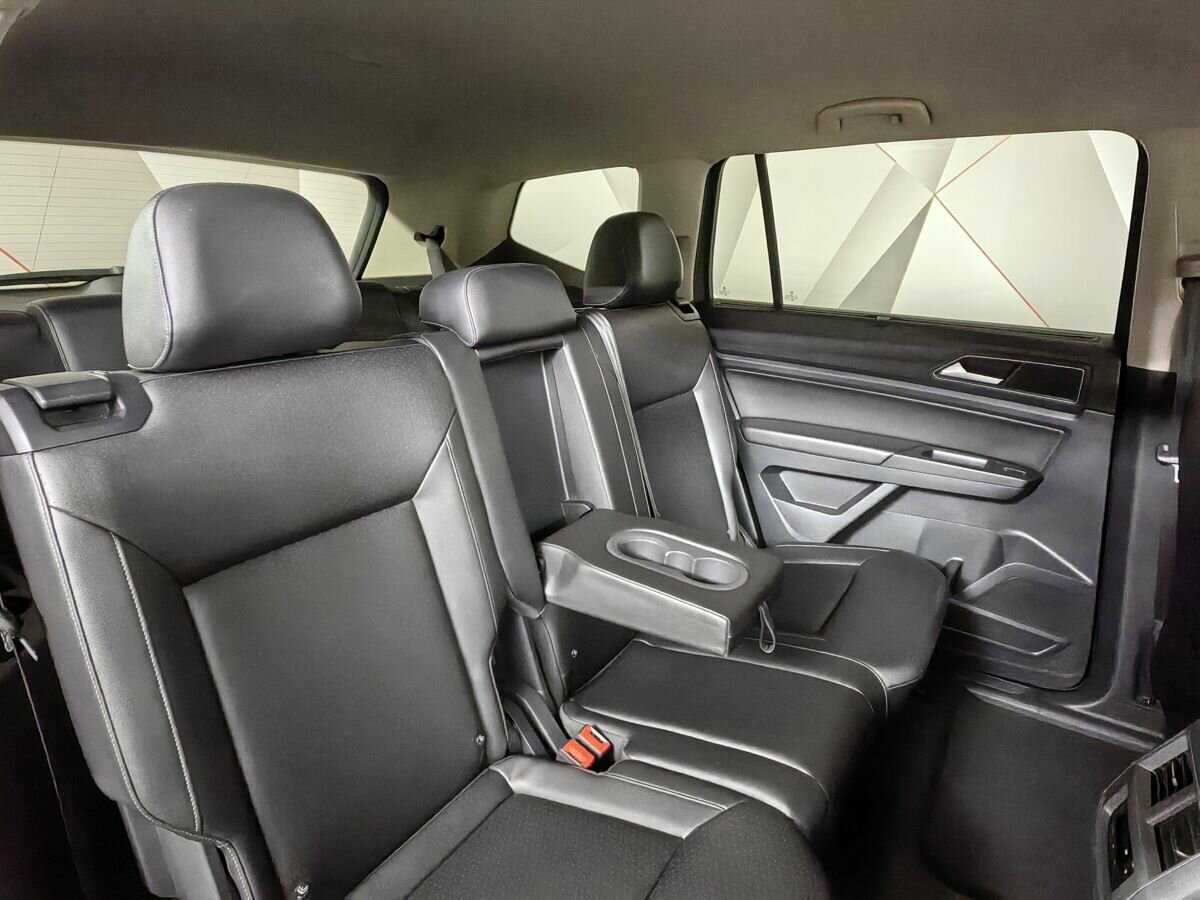 Купить Volkswagen Teramont с пробегом. Фото: #12
