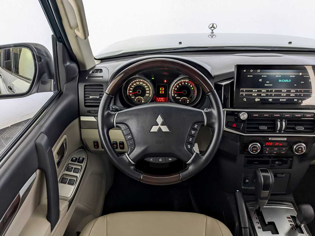 Купить Mitsubishi Pajero с пробегом. Фото: #21
