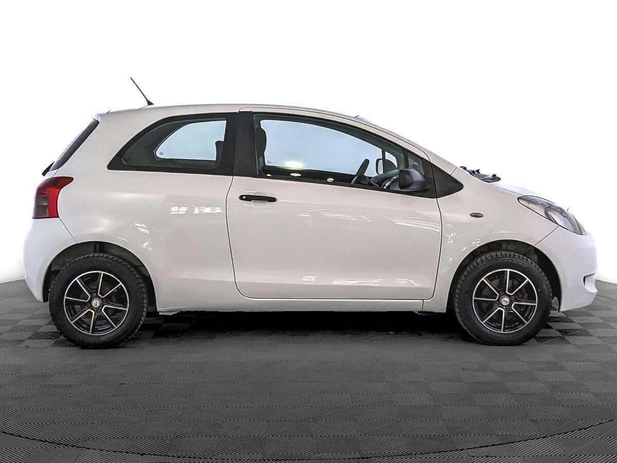 Купить Toyota Yaris с пробегом. Фото: #3