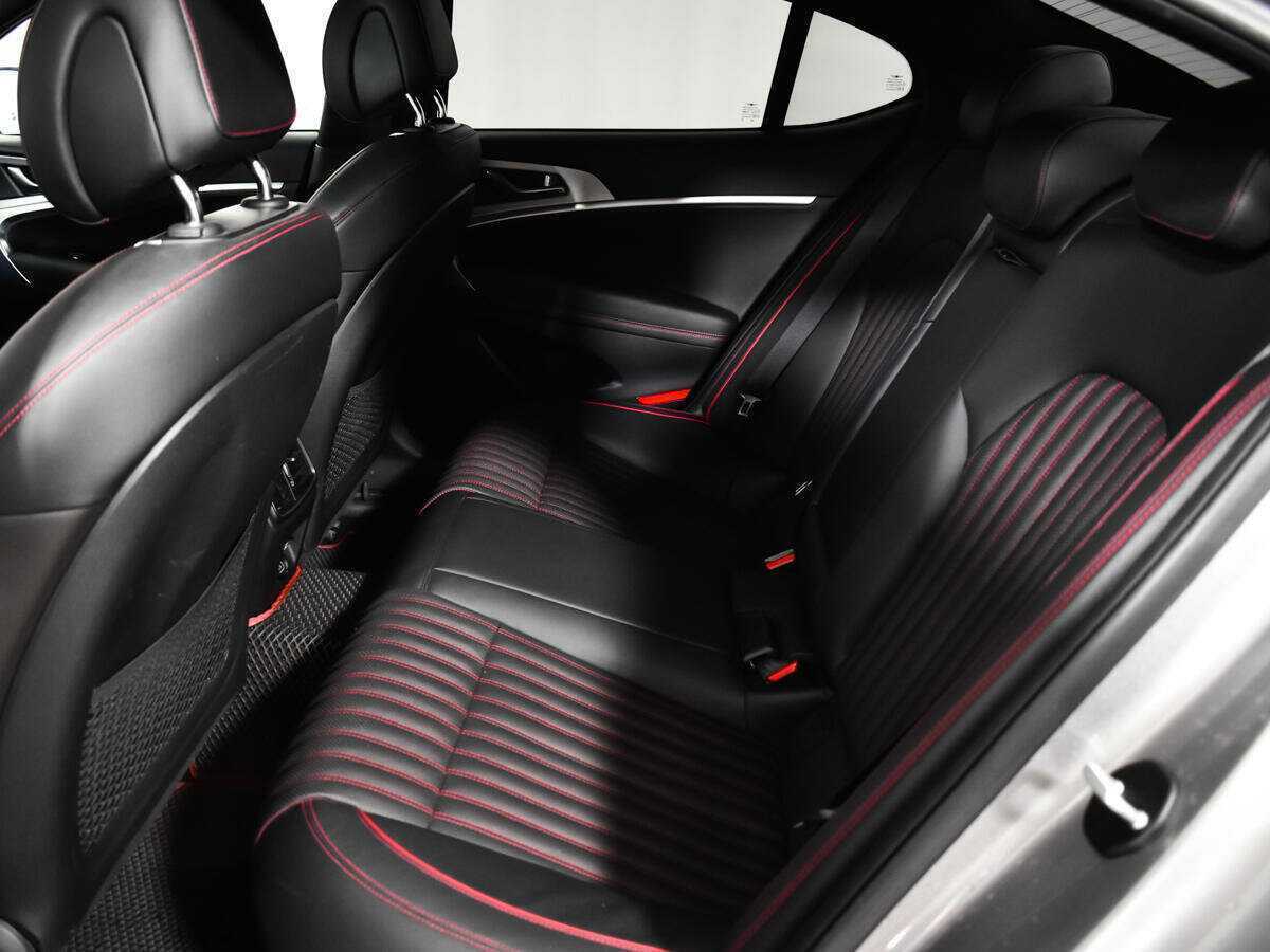 Купить Genesis G70 с пробегом. Фото: #7