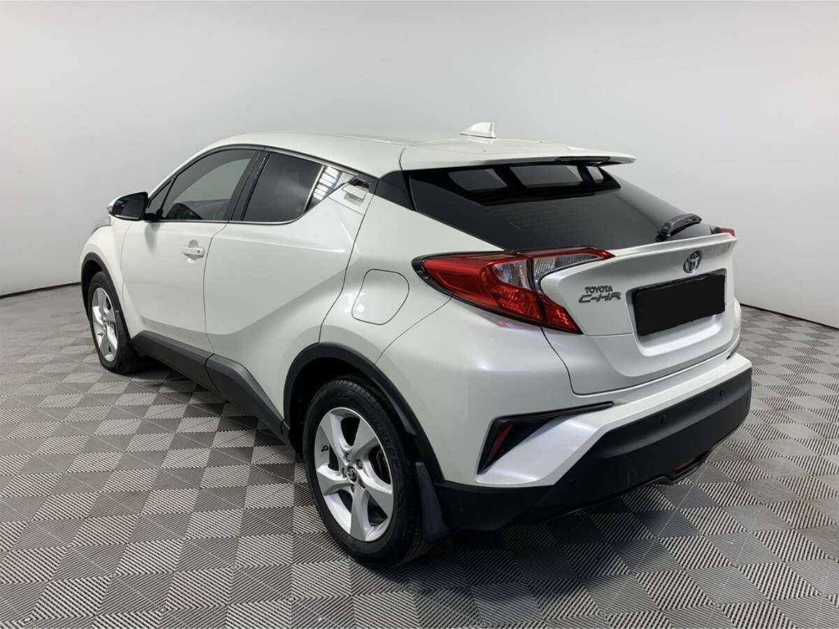 Купить Toyota C-HR с пробегом. Фото: #6