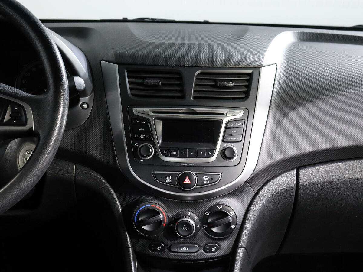 Купить Hyundai Solaris с пробегом. Фото: #12