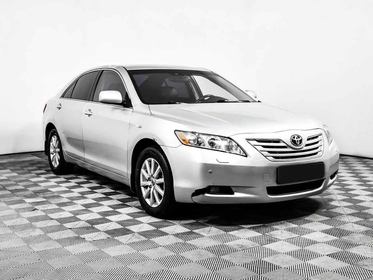 Купить Toyota Camry с пробегом. Фото: #2