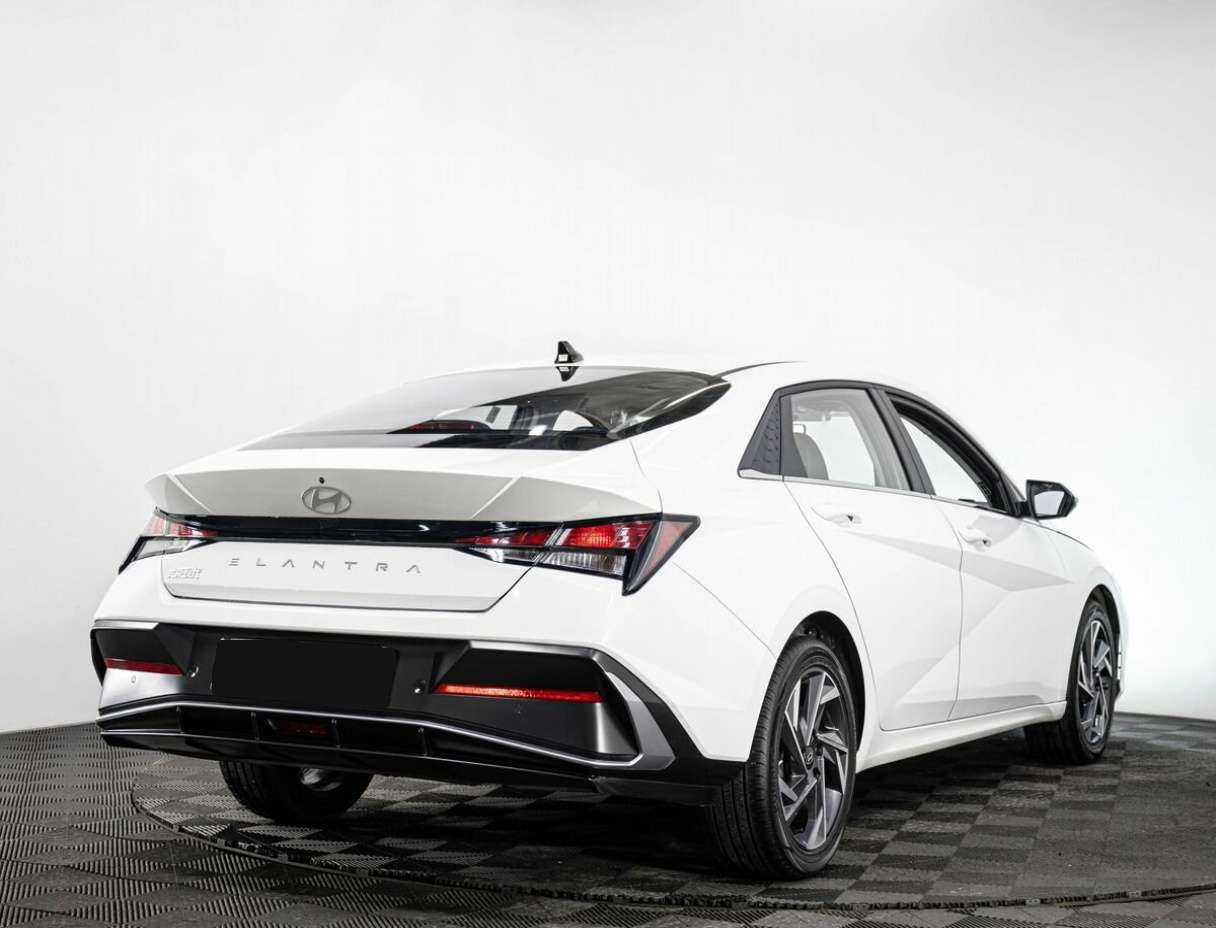 Купить Hyundai Elantra с пробегом. Фото: #5