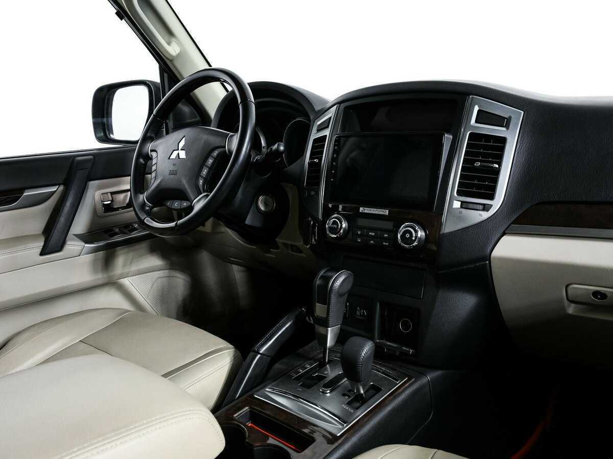 Купить Mitsubishi Pajero с пробегом. Фото: #8